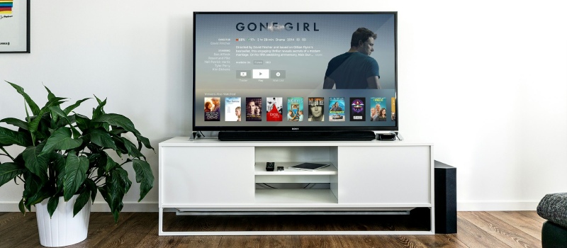 Et c'est pourquoi vous voulez une barre de son Télévision sur un meuble TV avec barre de son.